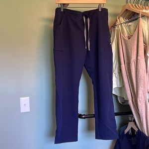 Figs straight leg petite scrub pants